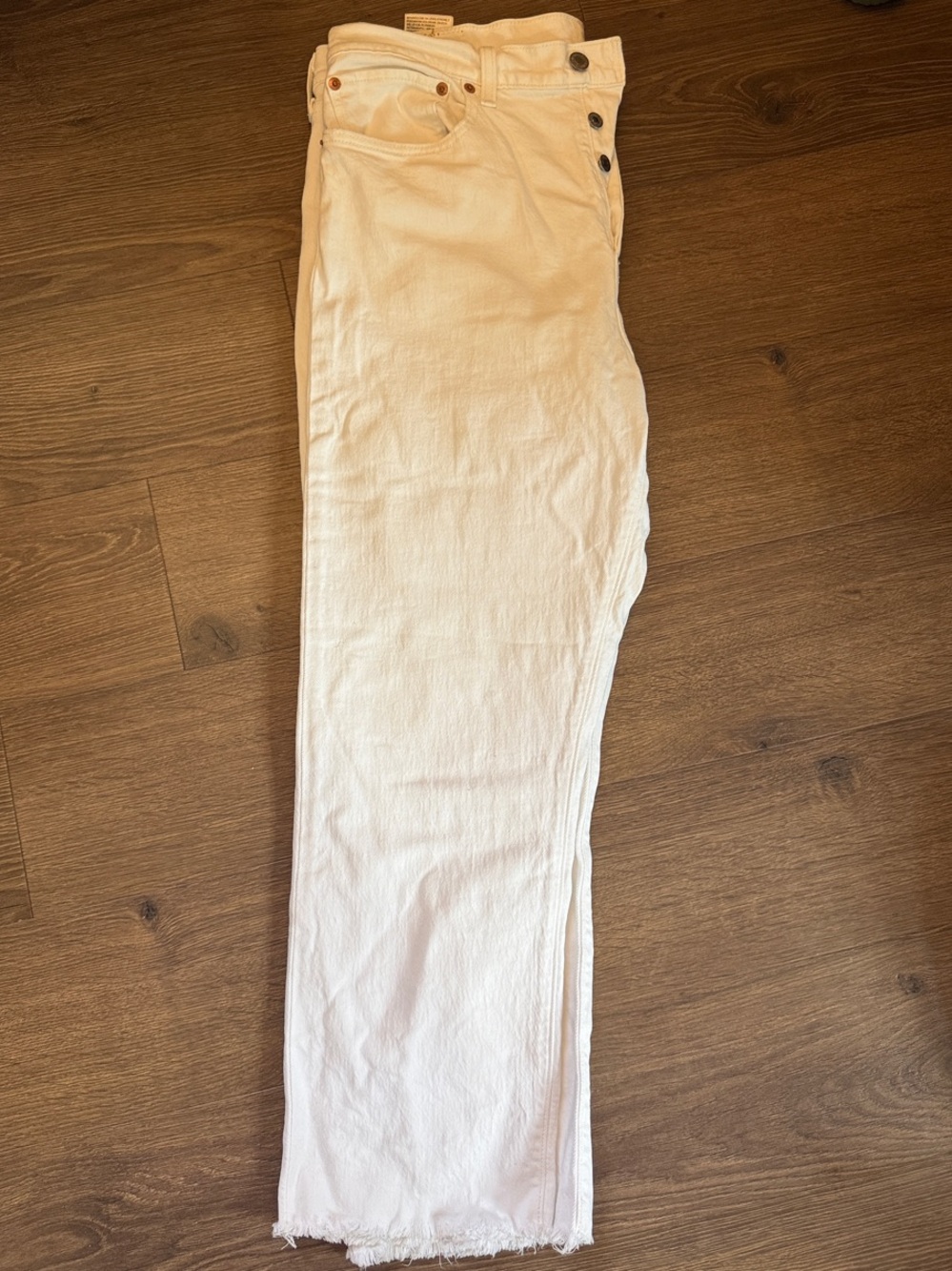 Levi's White Frayed Waist Denim Shorts - Picture 6 of 6